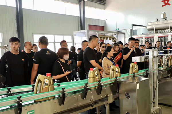 安徽野牛潤(rùn)滑油應(yīng)邀參加韋爾斯互聯(lián)網(wǎng)Plus智能平臺(tái)啟動(dòng)